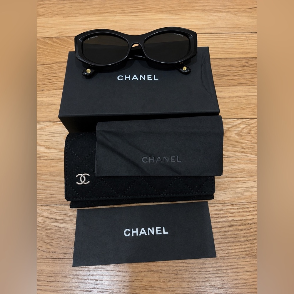 Chanel Black Cat-Eye Sunglasses with Gold Stud Detail - Picture 2 of 7